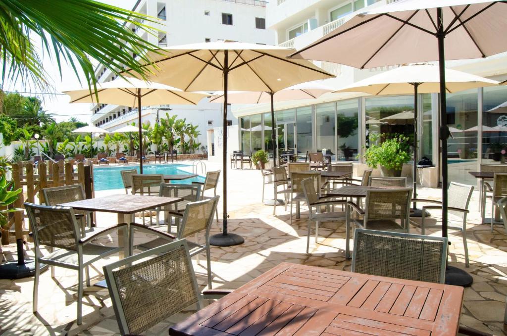 Fergus Paraiso Beach - Adults Only Ibiza Bagian luar foto