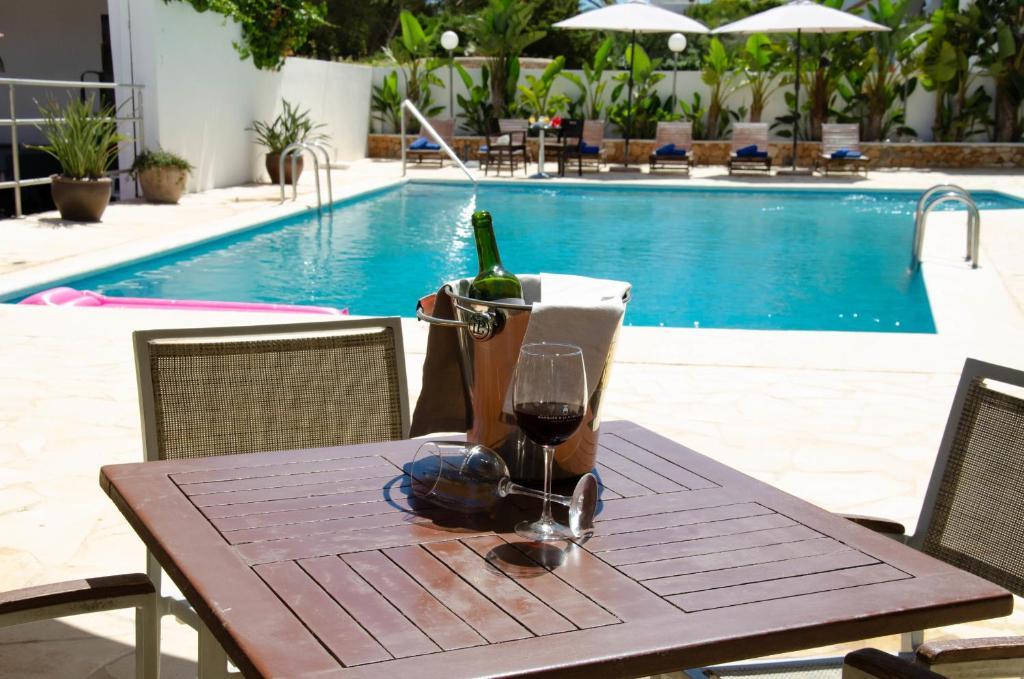 Fergus Paraiso Beach - Adults Only Ibiza Bagian luar foto